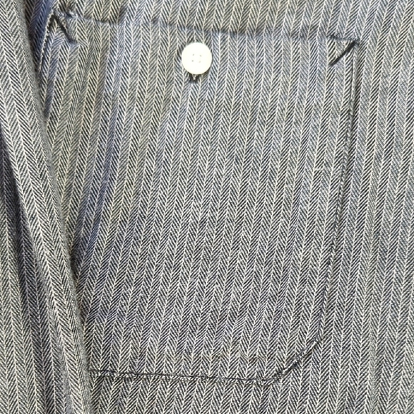NEW, Vans Gray Casual Button Down Shirt with Classic Collar - Picture 4 of 16